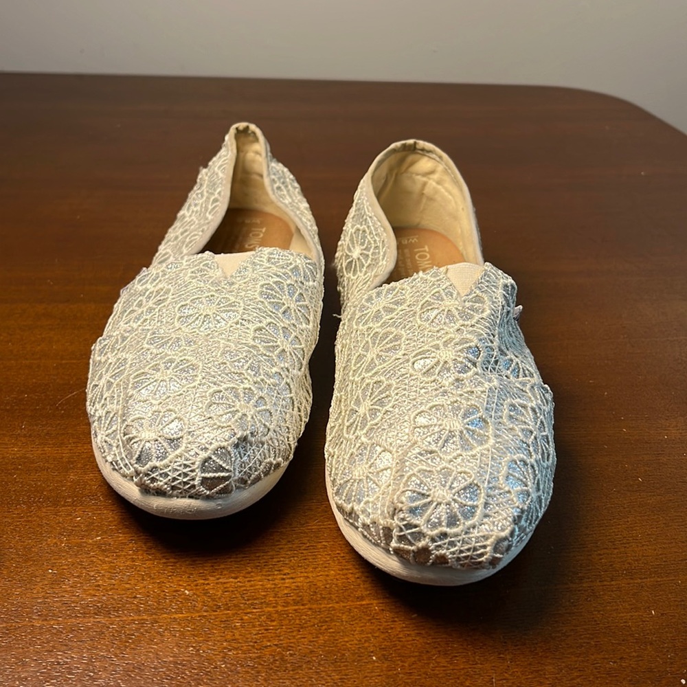 Toms women’s shoes